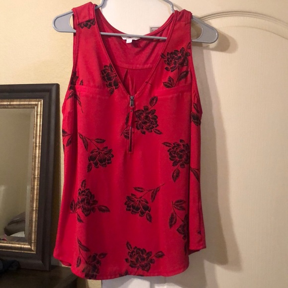 Candie's Tops - Beautiful juniors Red blouse with Black flowers 😻